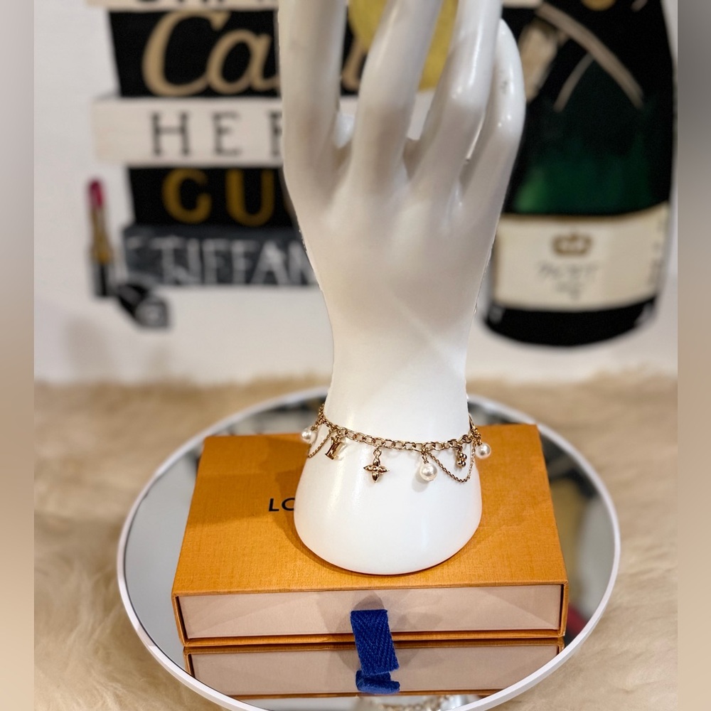 š„ LOUIS VUITTON BLOOMING PEARLS BRACELET FULL INCLUSION PRESTINE SIZE 7ā - Picture 11 of 12
